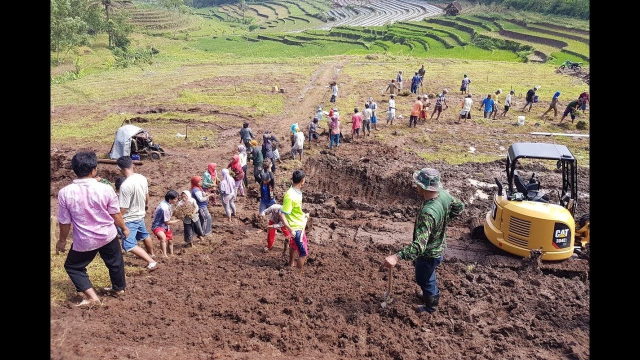 Penampakan Program Padat Karya Cash Jokowi Di Embung Desa Dharmasraya Sumbar