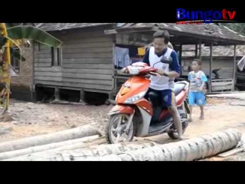 BERITA UTAMA – AKSES RUAS JALAN DESA TURE LUMPUH