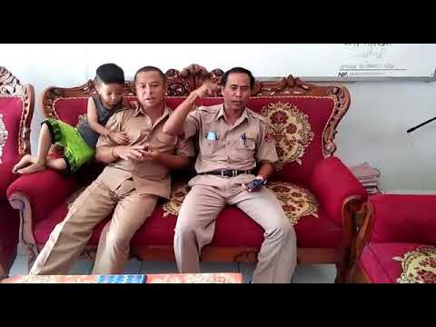 Staf Desa Pakisan Menolak Berita Hoax