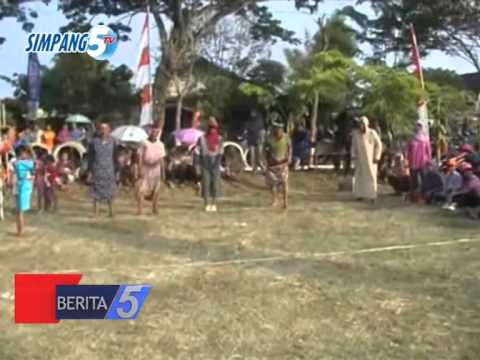 SEPAKBOLA DASTER 17 AGUSTUS —– BERITA 5 SIMPANG 5 TV TGL 17 AGUSTUS 2015