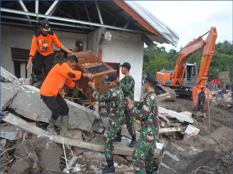 Berita 16 September 2015 – VIDEO TNI Satria Musara Bantu Korban Banjir bandang di Bener Meriah