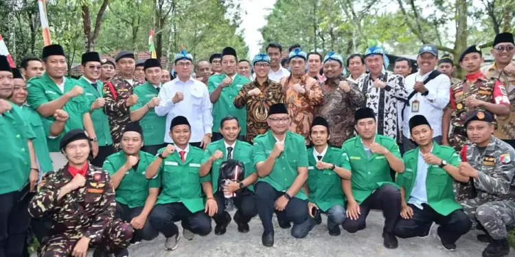 Desa Langgonsari Ekspor 18,5 Ton Gula Kelapa ke Hungaria, Dilepas Langsung oleh Mendes Yandri