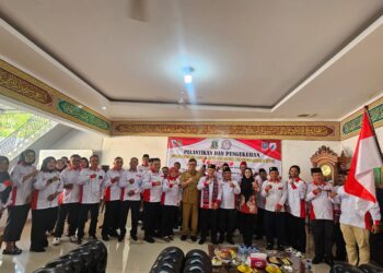 Serahkan KTA ABPEDNAS Berasuransi, Indra Utama Lantik Jajaran Pengurus DPD dan DPC se-Provinsi Banten