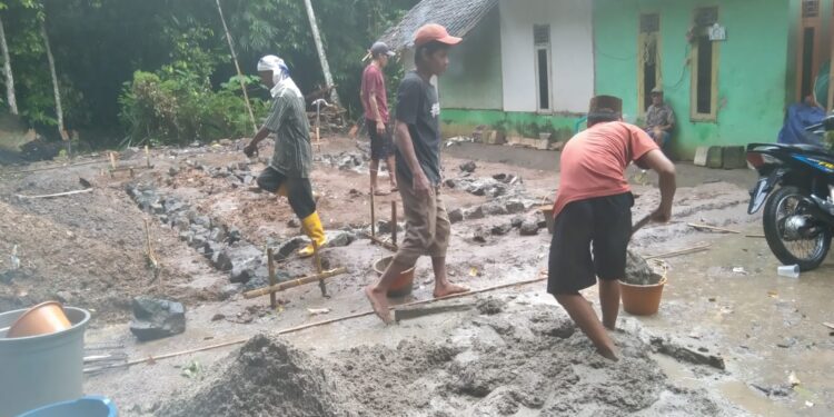 Rajin Koordinasi, DPC ABPEDNAS Lebak Berhasil Bantu Rumah Warga yang Roboh dan Bangun Hunian Sementara Terdampak Banjir