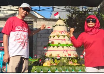 Pesan Penting Pada Kartar dan Tumpeng Raksasa Hiasi Kemeriahaan HUT-RI 80 Bukit Bambe Gresik